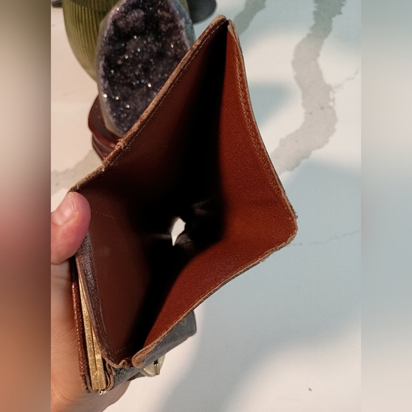 Authentic LOUIS VUITTON Vintage French Kisslock Wallet | Monogram - Picture 9 of 13